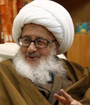 Grand Ayatollah Wahid Khorasani answers a question on marriage 